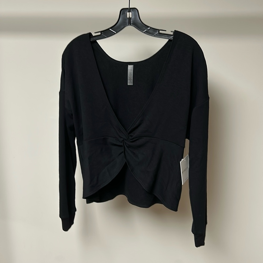 Beyond yoga plot twist reversible pullover black